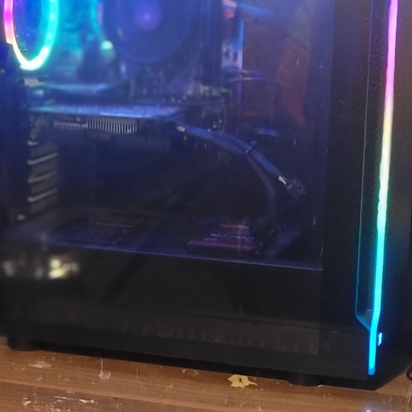 Skytech gaming pc - Picture 9 of 13